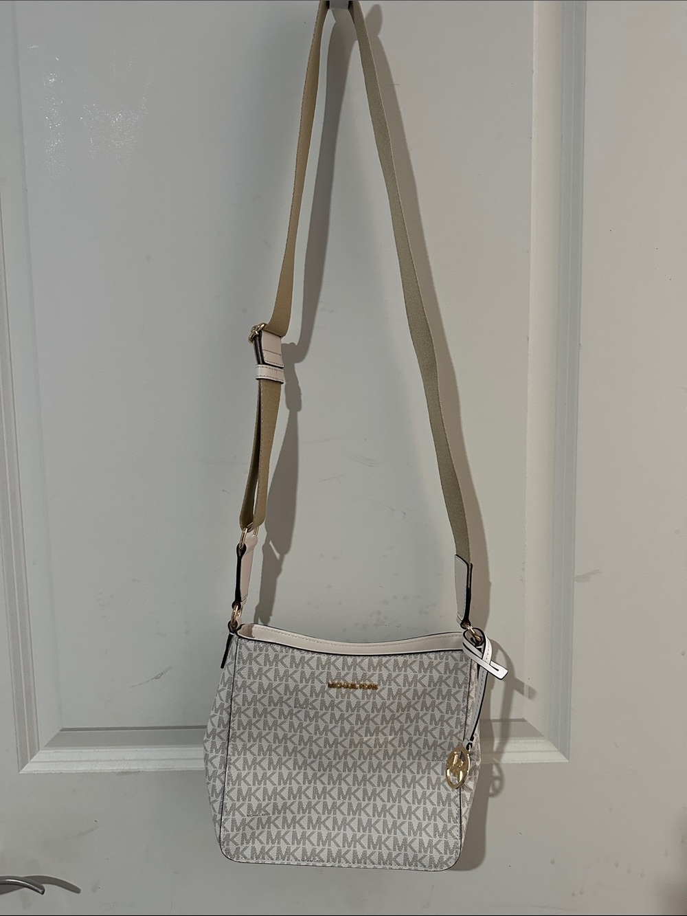 Michael Kors Cream/White Signature Crossbody with Gold Hardware